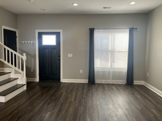 Building Photo - 77 Emanuel Ct