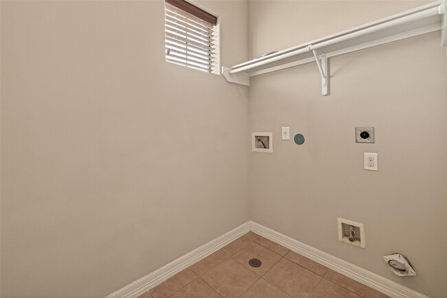 Building Photo - 2063 W 14th 1/2 St