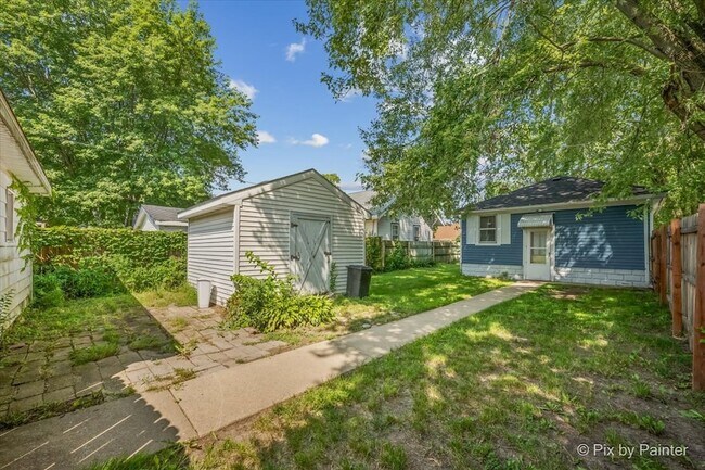 Building Photo - 645 Slade Ave