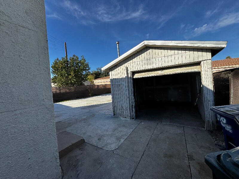 Building Photo - 788 W 13th St