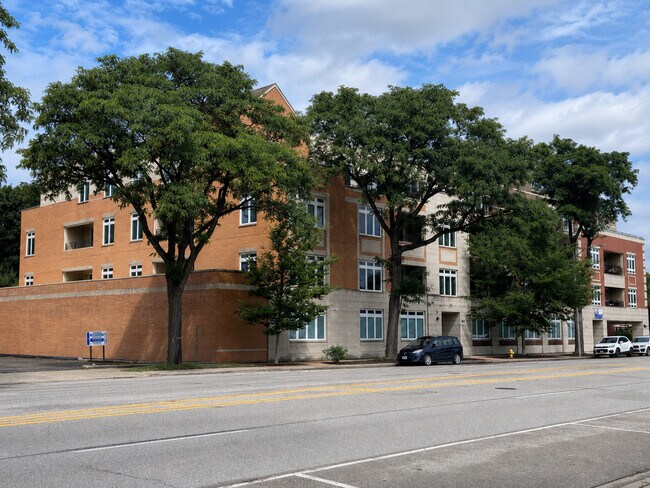 Building Photo - 1202 Waukegan Rd