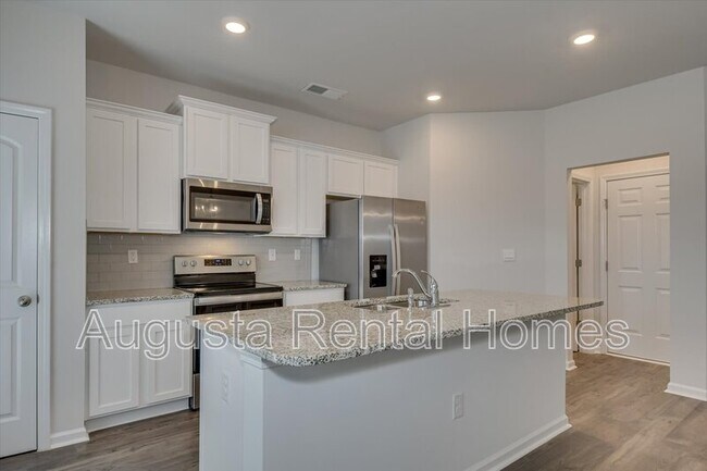 Building Photo - 4315 Newland St