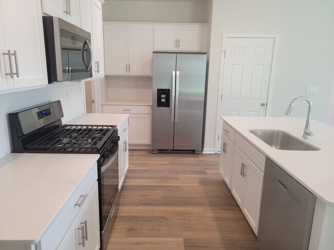 Building Photo - 3535 Cramer Crk Dr