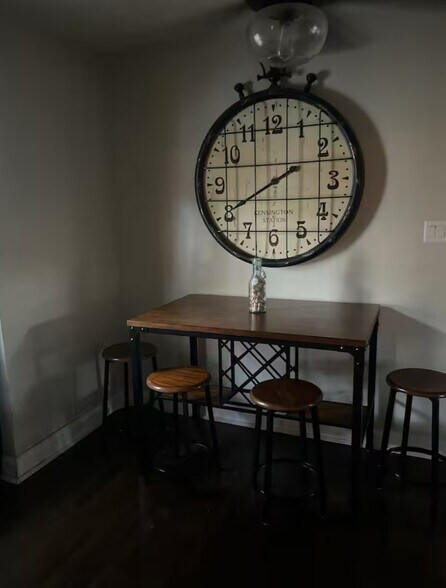 Dinning room - 1220 E Mohawk Ave
