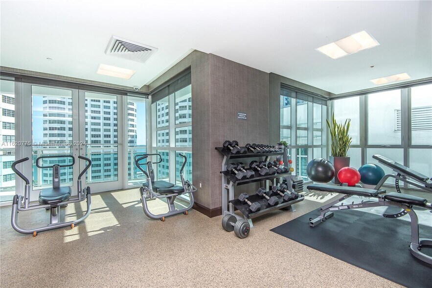 Amenities - 950 Brickell Bay Dr