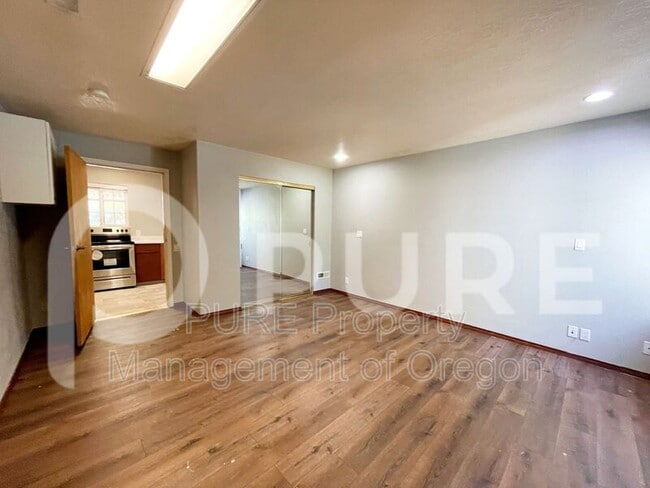 Building Photo - 8506 SE Mill St