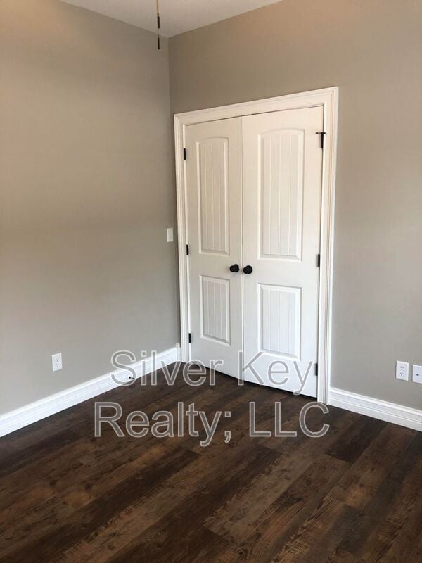 Building Photo - 427 Sterling Rd