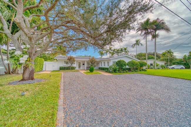 Building Photo - 7621 SW 65th Pl