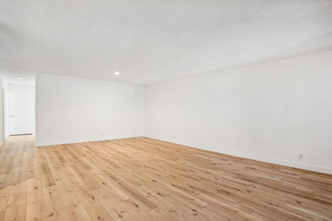Interior Photo - 9000 Clifton Way