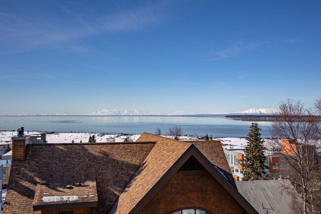 Building Photo - Downtown Anchorage Two Bedroom Two Bath wi...
