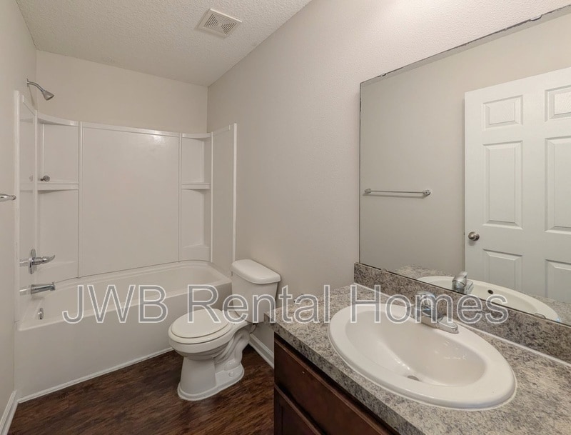 Building Photo - 6502 Timmerman Ct