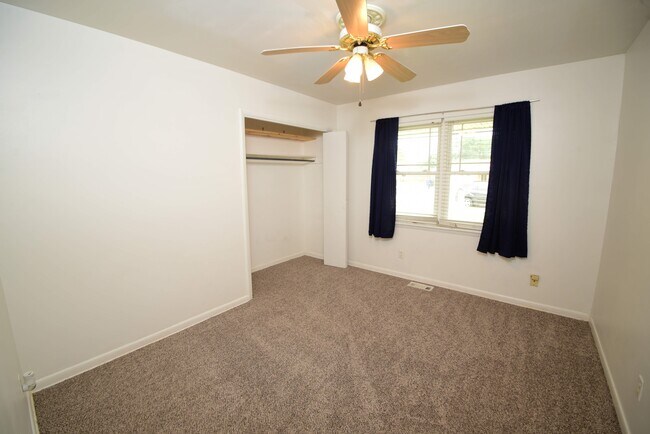 Building Photo - 1608 S 1st Pl