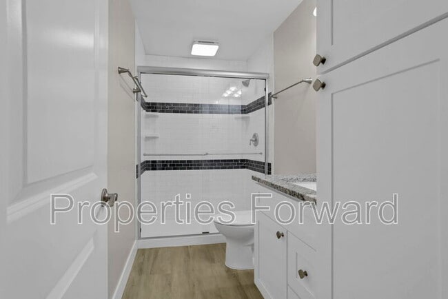 Building Photo - 1734 Eastfield Dr N