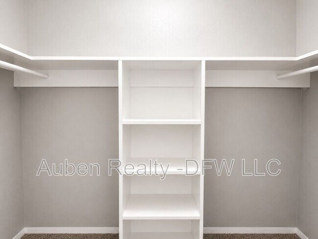Building Photo - 509 S Beverly St