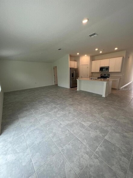 Building Photo - 2051 Punch Bowl Ave