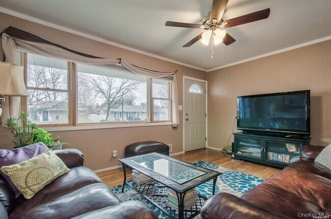 Building Photo - 15 Janet Dr