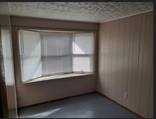 Building Photo - 315 Banff Cir