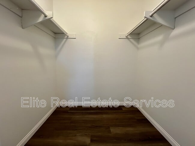 Building Photo - 10633 Aristocrat Ct