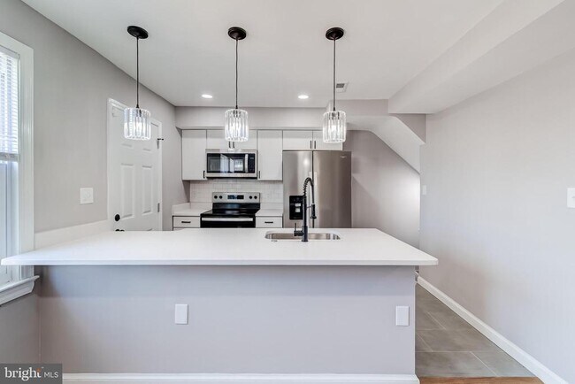 Building Photo - 1902 Good Hope Ct SE