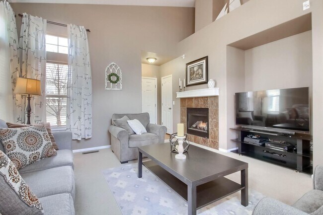 Building Photo - Highlands Ranch Spacious 3 bed 2.5 bath