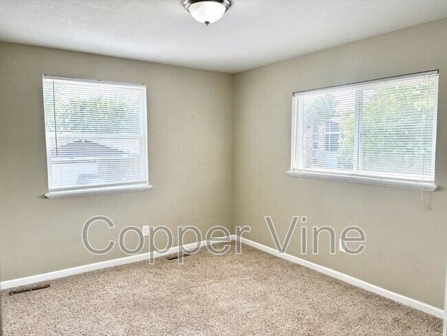 Building Photo - 9319 W 92nd Ave