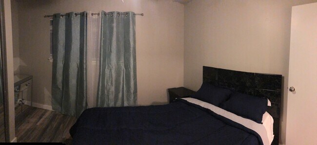 Building Photo - 2 bed & 2 bath Condo. 2 car garage.