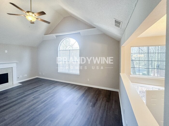 Building Photo - 4599 White Rd