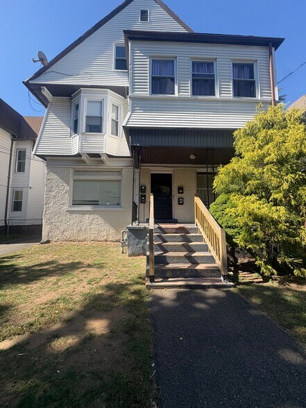 Building Photo - 478 Winthrop Ave