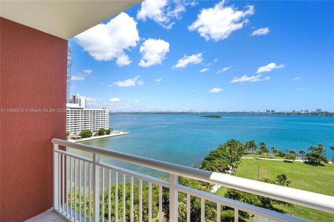 Building Photo - 2000 N Bayshore Dr