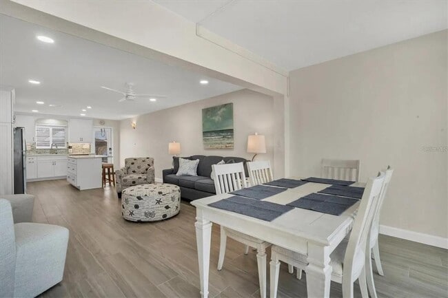 Building Photo - 6006 Midnight Pass Rd