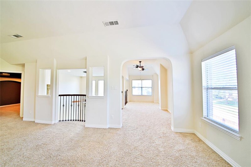 Building Photo - 778 Fall River Dr