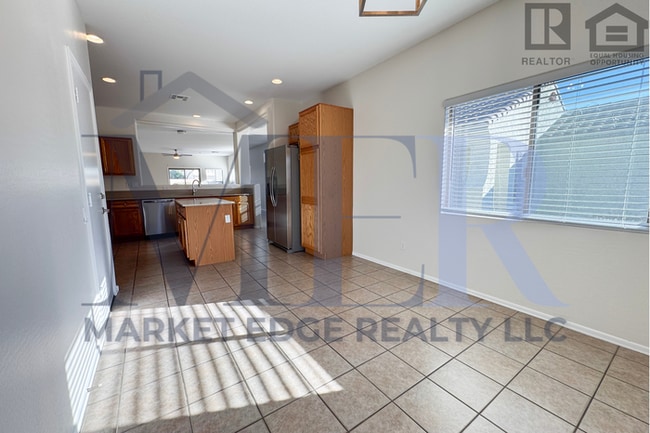 Building Photo - 3Bed/2Bath Home at Cotton Ln/Greenway Rd! $199 MOVE-IN SPECIAL! Ready for Immediate Move-In!