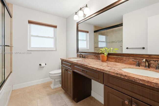 Building Photo - 16530 Lake Tree Dr