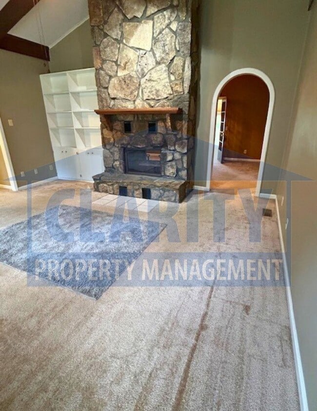 Building Photo - Great one level home with double garage!