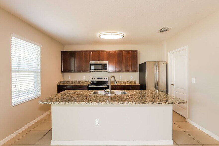 Building Photo - 4011 Bramblewood Loop
