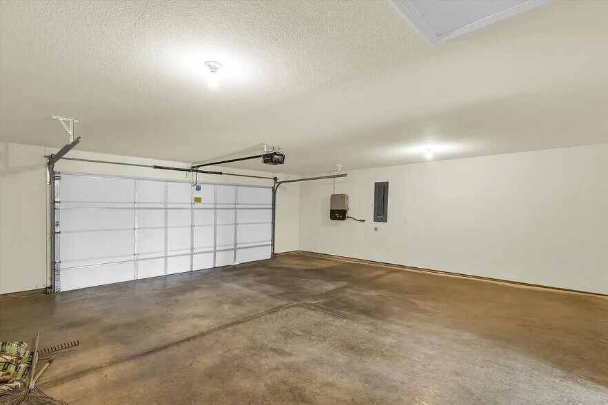 Building Photo - 1509 Stonebluff Ct
