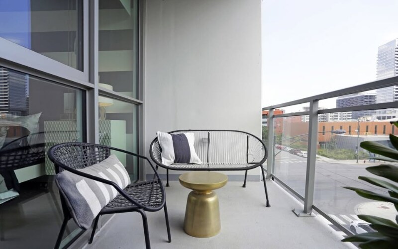 Building Photo - 749 N Hudson Ave