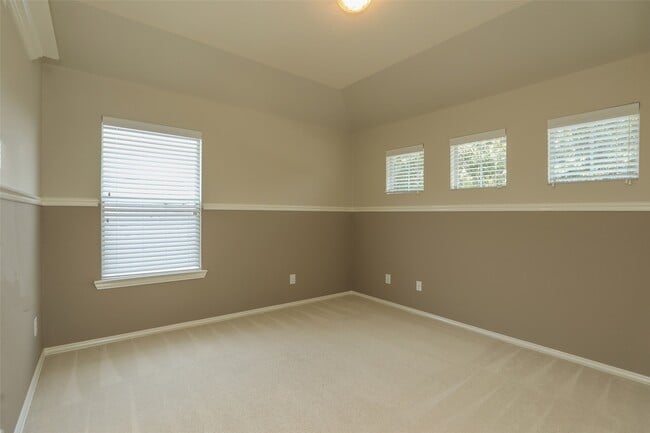 Building Photo - 9603 Red Rugosa Dr