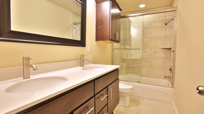 Building Photo - 438 S Sang Ave