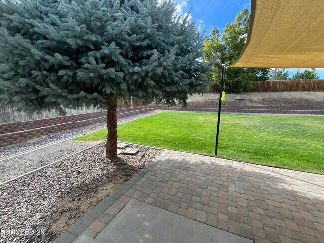 Building Photo - 2175 Albatross Way
