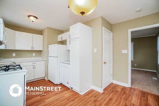 Building Photo - 2231 Dartmouth Ave