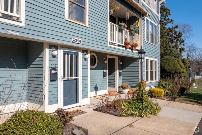 Building Photo - 3220 Whitney Ave