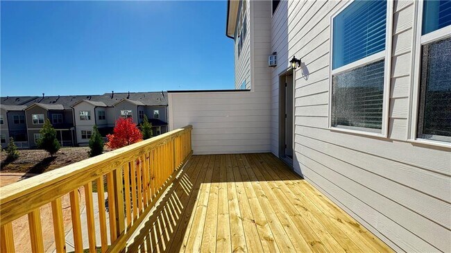 Building Photo - 813 Atkins Ln