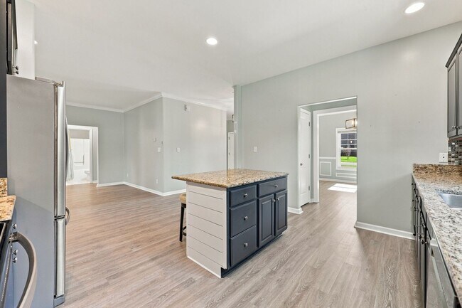 Building Photo - 257 Silver Creek Loop