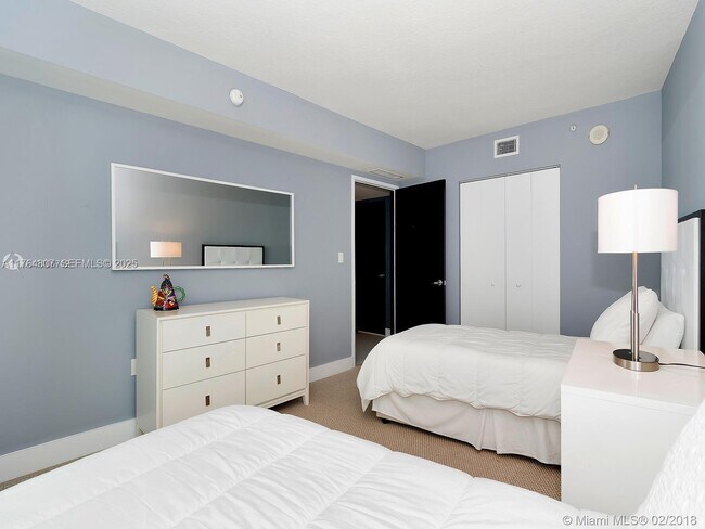 Building Photo - 250 Sunny Isles Blvd