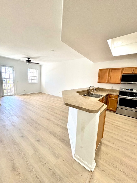 Building Photo - 10280 SW Stephanie Way