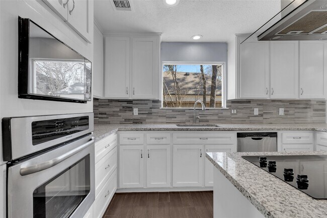 Building Photo - 19002 Walden Forest Dr