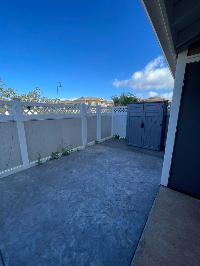 Building Photo - Pet Friendly Kahoma Village Furnished 3 Bed/2.5 Bath Townhome