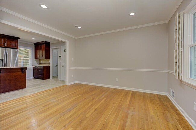 Building Photo - 1837 Chancery Ln