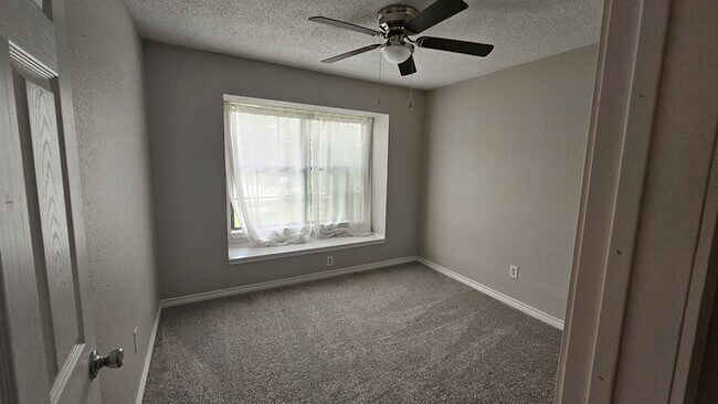 Building Photo - Mesquite Home